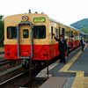 久留里駅に停車するキハ30。2009年から国鉄色に塗り替えられ、2012年まで運用されていた。