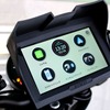 スマホを取り出さずに操作できるモトスマートモニター