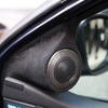 ドアミラー裏にインストールされているブラックス・マトリックスML-1。シンプルな取り付け構造としている。