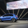 太いＣピラーでキャビンとボディを結ぶのは、初代ゴルフ以来のVWの伝統だ。