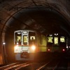 池袋線の「撮り鉄」乗務員の発案により企画された、正丸トンネルでの電車撮影会のイメージ。当日は片方が101系となる。