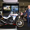 ホンダモーターサイクルジャパン 室岡克博社長とXL750トランザルプ（東京モーターサイクルショー2023）