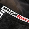 レースのレギュレーションで決まっている名前、血液型も入っている。