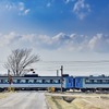 『キハ183系オホーツク』の札幌方先頭車はNN183系の電源装置付きキハ183-1555。函館本線・美唄～光珠内。2023年4月10日。