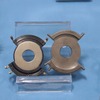 インサート成形で金属と一体化した部品