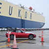 中国・上海から輸出されるマツダ車