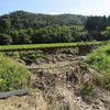 豪雨からまもない花輪線・末広～土深井（どぶかい）間の被災現場。