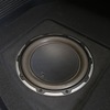 サブウーファーに選んだのはJLオーディオのW6。サイズは10インチ（25cm）口径で鳴りっぷりに良さも抜群。