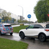 「スマート#1」（右）を引き連れてテストをおこなうMINI クロスオーバーEV 次期型プロトタイプ（左）
