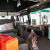 リーズナブルな「ハイエース」バンコン「Rugged VAN（ラギッドバン）」に若者たちが注目……神奈川キャンピングカーフェア