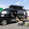 リーズナブルな「ハイエース」バンコン「Rugged VAN（ラギッドバン）」に若者たちが注目……神奈川キャンピングカーフェア