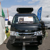 リーズナブルな「ハイエース」バンコン「Rugged VAN（ラギッドバン）」に若者たちが注目……神奈川キャンピングカーフェア