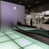 定置用蓄電池「メガパワー」のモックアップと電気運搬船「Power ARK 100」の大型模型（スマートグリッドEXPO 2023）