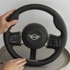 MINI クロスオーバー 次期型のEVと3ドアハッチバックEVの次期型『クーパー・エレクトリック』のステアリングホイール