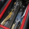 センターコンソールの内部にはシンフォニ／クワトロリゴのパワーアンプ×2台をビルトインしている。