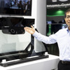 ＡＧＣのFIR（遠赤外線）カメラ搭載フロントガラス「FIR-windshield」と FIR-windshield プロジェクトリーダーの北岡賢治氏