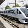 東武日光駅に停車中の『スペーシアX』試乗列車。