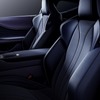 特別仕様車「EDGE」専用のインテリアカラー：KACHIIRO（勝色）