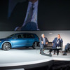 2013年、VWゴルフ7の日本発表イベントではジウジアーロ（左）、デ・シルヴァ（中）と、和田氏によるトークセッションがおこなわれた。