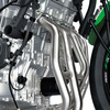 最高出力77psを発揮する新設計の399cc水冷4ストロークDOHC4バルブ並列4気筒エンジン