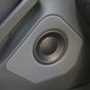 ドアの前方部分をまるっとワンオフしたアウターバッフル。純正のドアデザインともマッチしているため違和感はまったくない。