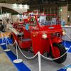 働くクルマの先輩たち！ 100年以上も昔のクラシックな消防車がズラリ…東京国際消防防災展2023