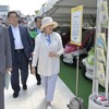 E-Tokyoキックオフを視察する小池都知事