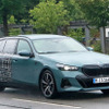BMW i5ツーリング プロトタイプ（スクープ写真）
