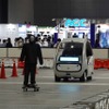 「Milee」は、ルート上に人が現れると一旦停止。いなくなると自動的に再スタートした