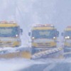 除雪車が梯団運転する様子