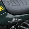 大文字ロゴに「DOHC」の文字も懐かしい…レトロかっこいい、漢のカワサキ「Z900RS Yellow Ball Edition」