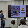 第三軌条には直流の600Vが通電している。