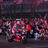 #33 Team HRC with Japan Post（長島哲太／高橋巧／チャビ・ビエルゲ）のウイニングラン