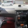 インストールはあくまでもシンプル。高音質を目指した奇をてらわない取り付けスタイルはオーナーの望んだ点だ。