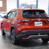 新型ヤリスクロスのリアビュー。この角度からもRAV4を彷彿させる
