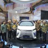GIIAS2023初日には、アイルランガ・ハルタルト経済担当調整大臣が会場を訪れた