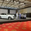 メルセデスベンツ EQE SUV の発表会でプレゼンするケレニウス会長
