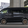 トヨタ ハイエース×レイズ ボルクレーシング TE37SB／17×6.5J IN37、タイヤサイズ：215/60R17