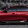 BMW i5 の「Mパフォーマンスパーツ」装着車