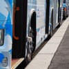正着制御ではここまで縁石に寄せられている。自車位置の測定が高精度であることの現れだ