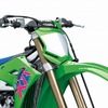 シルバーにペイントされたトリプルクランプ