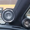 Aピラーにフォーカル・ユートピアMのミッドレンジを取り付ける。ピラー形状を大きく変えるほどの加工ながらスマートな処理だ。