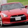 日産 GT-R、英国で待望の第1号車をデリバリー