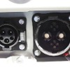 200Vの普通充電（左）とチャデモ式急速充電に対応する