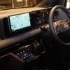 フローティング機構を採用した新型「楽ナビ」を日産SAKURA