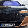 BMW i7 M70