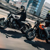 ハーレー X350（左）とX500（右）