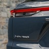トヨタの新型車のティザー写真