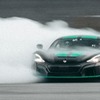 リバース走行で最高速275.74km/hを計測しギネス新記録と認定されたリマック・ネヴェーラ
