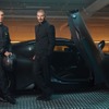 マセラティ MC20 ノッテ とデビッド・ベッカム氏、アンドレア・ベルトリーニ氏
